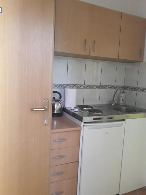 Добро Вода: Apartments Aza