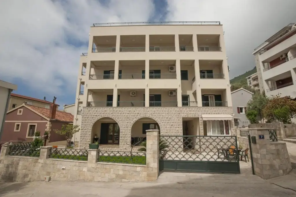 Петровац: Guest House Medin
