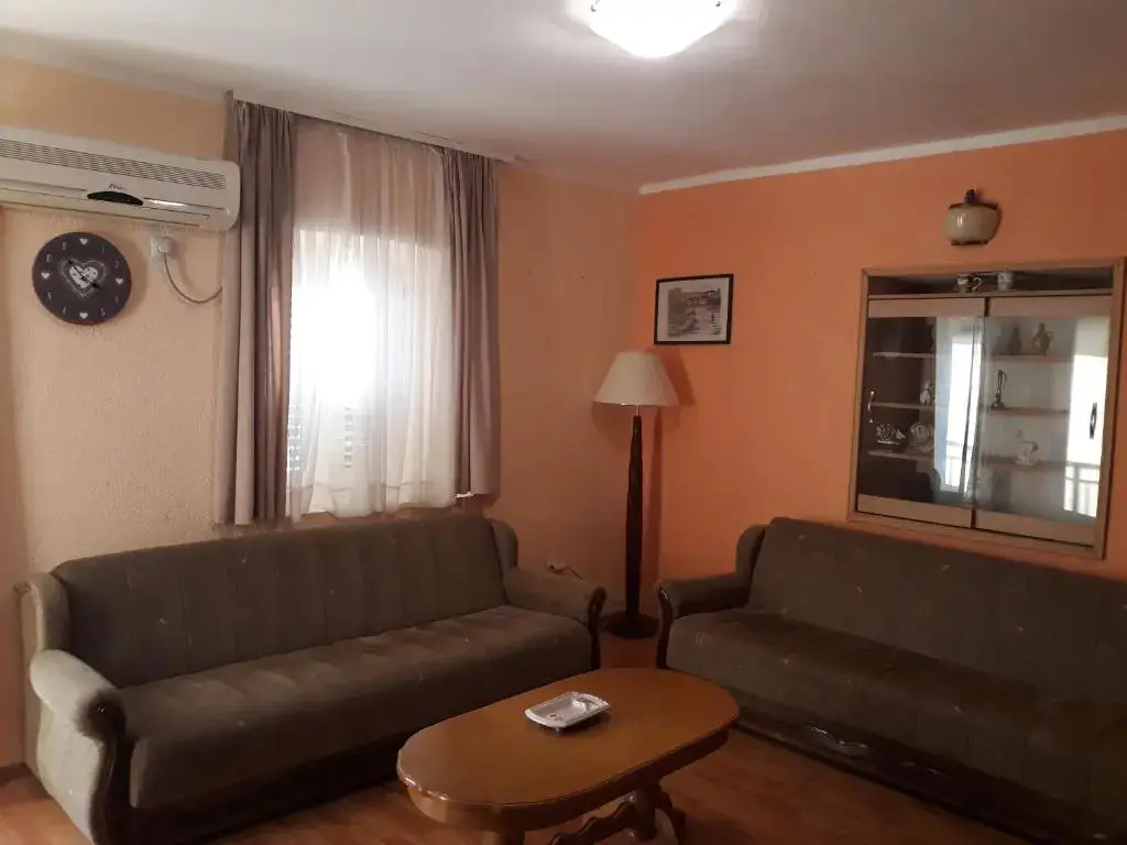 Петровац: Apartments Teodora Obala