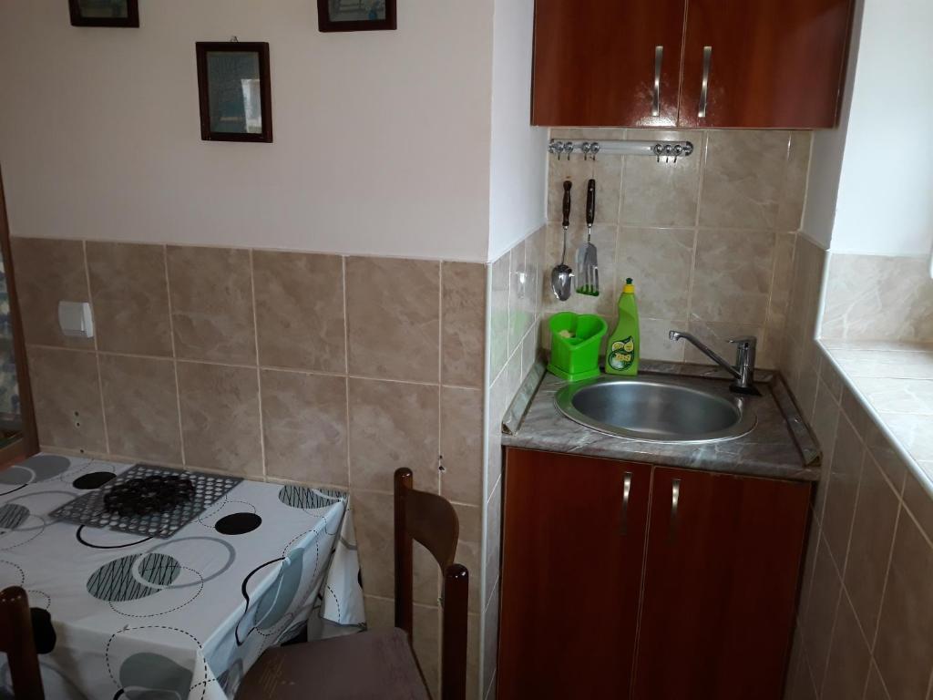 Петровац: Apartments Teodora Obala