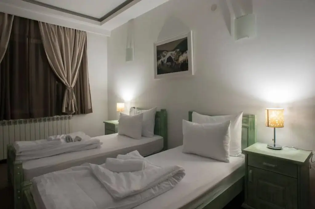 Никшич: Hotel Trim