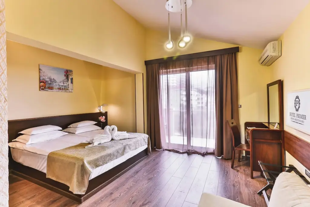 Бечичи: Hotel Premier