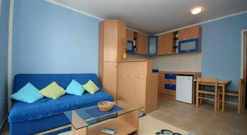 Будва: Studio Cool