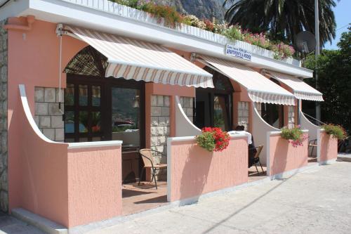 Доброта: Guest House Tomcuk