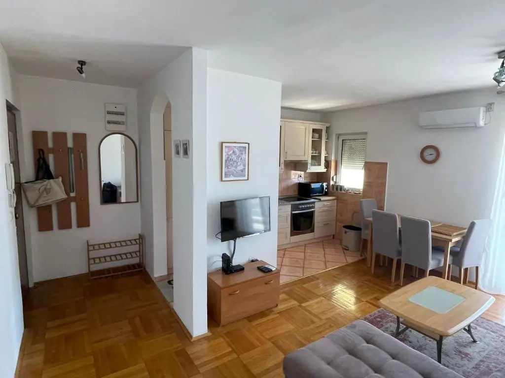 Херцег-Нови: Apartment Topla