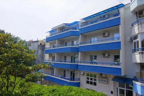 Бечичи: Blue Palace