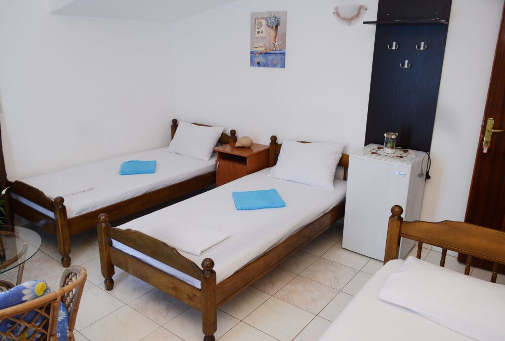Бар: Guesthouse Lukac