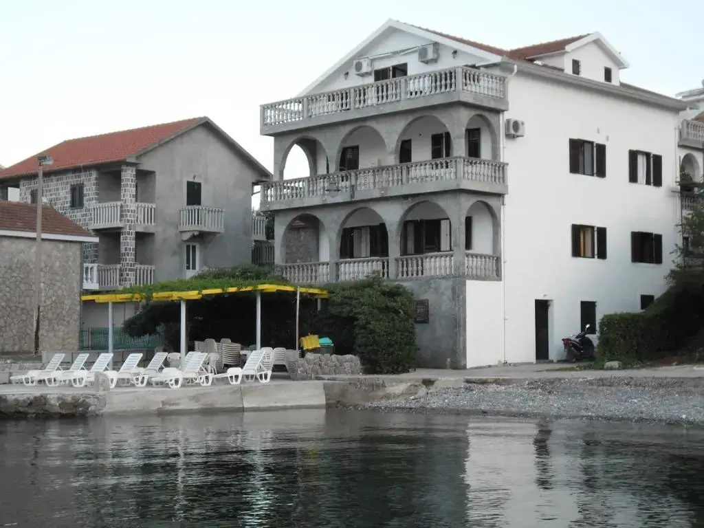 Крашичи: Apartments Hacienda Petrovic