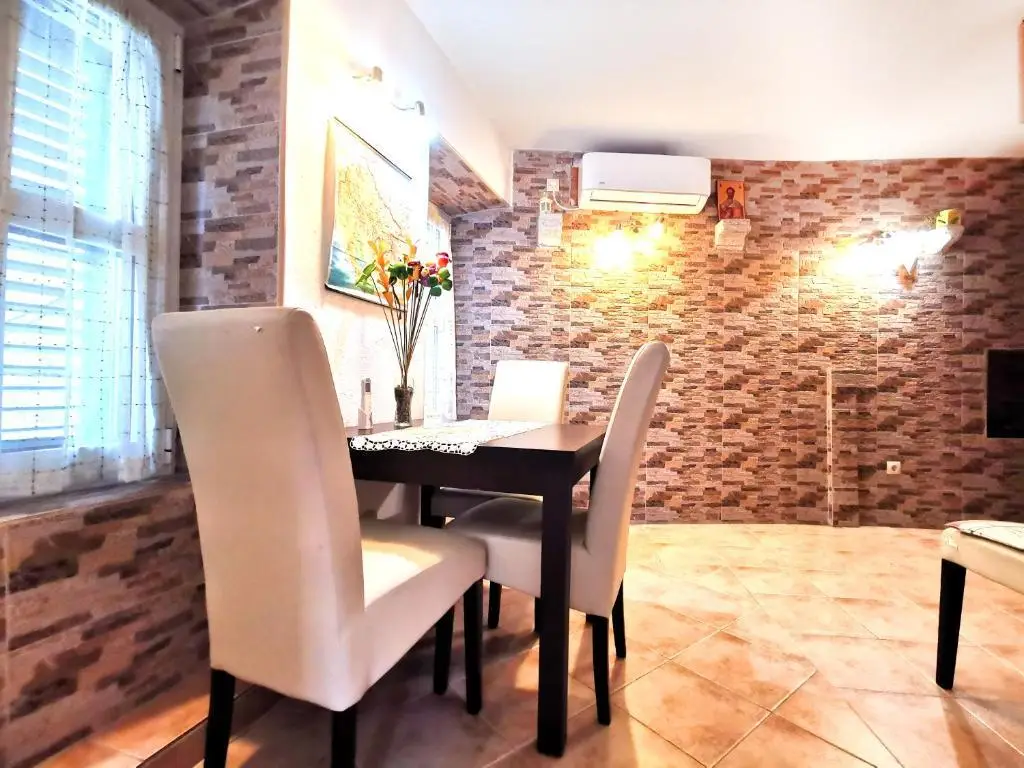 Доброта: Old Town Boskovic Apartment