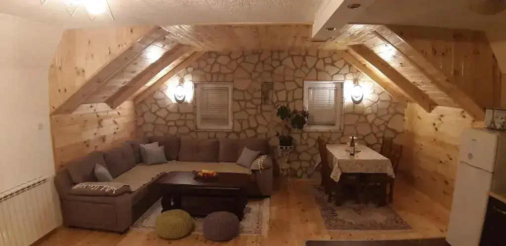 Жабляк: House Sandra