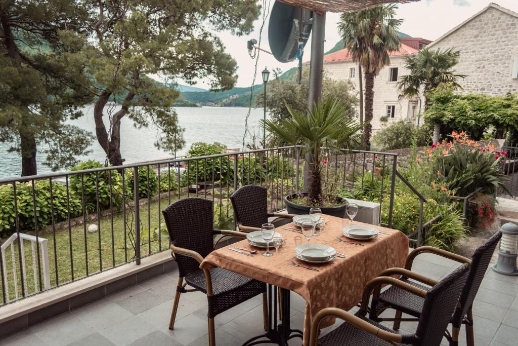 Пераст: Sunny Port Apartment & Rooms