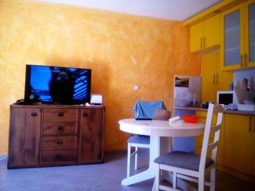 Пераст: Sunny Port Apartment & Rooms