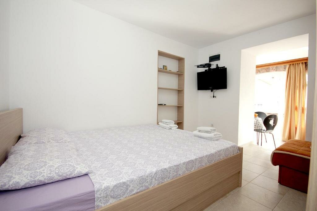 Петровац: Apartments Pavlovic