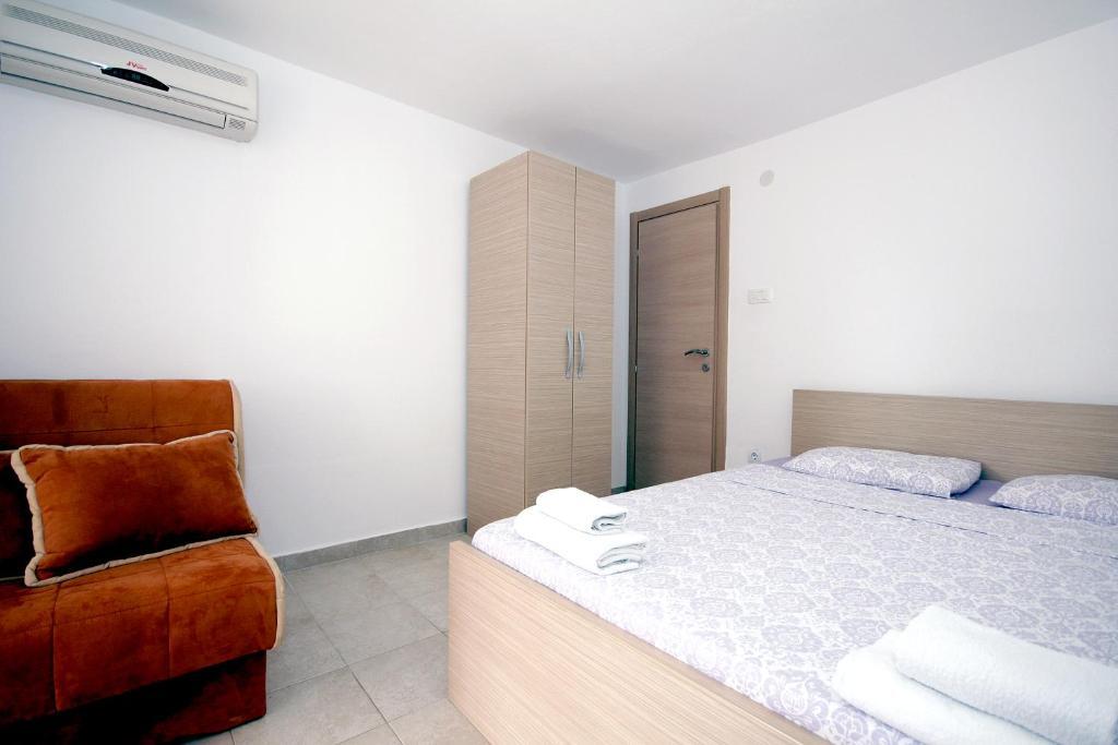 Петровац: Apartments Pavlovic