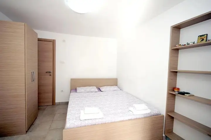 Петровац: Apartments Pavlovic