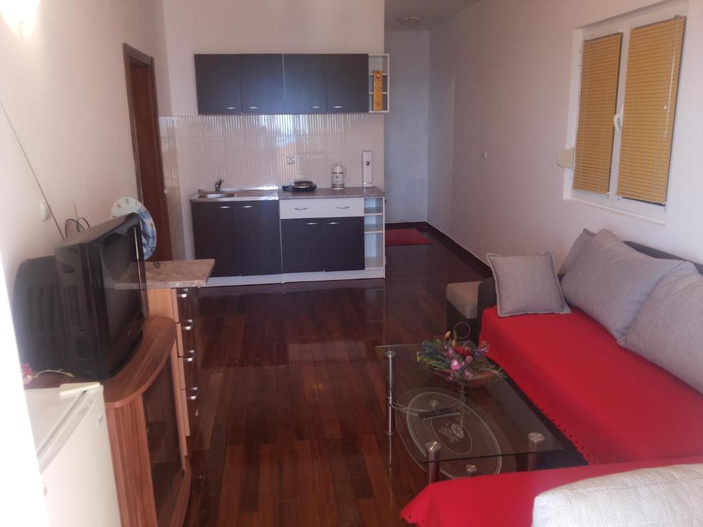 Бусат: Apartments and Studios Anicic