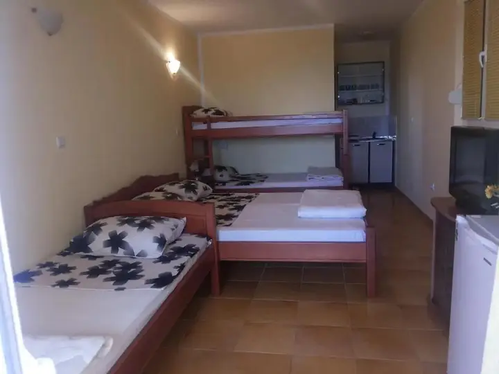 Бусат: Apartments and Studios Anicic