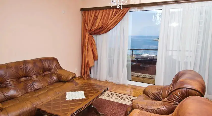 Бусат: Apartment Rosmarie