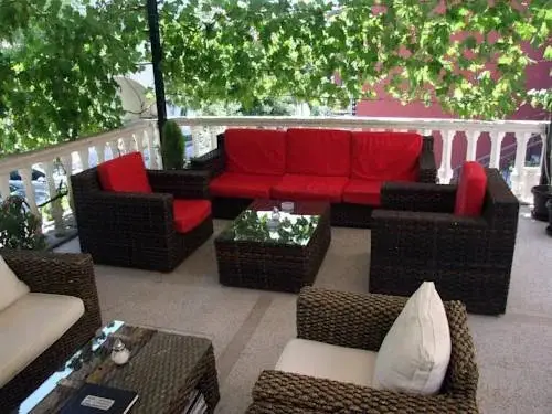 Бечичи: Apartments Lena