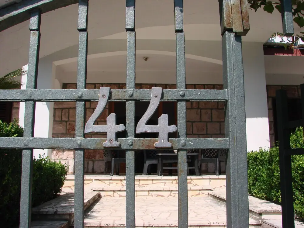 Доброта: House 44 apartments