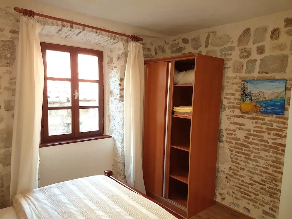 Доброта: Historic Stone House