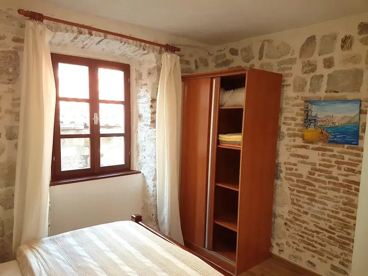 Доброта: Historic Stone House