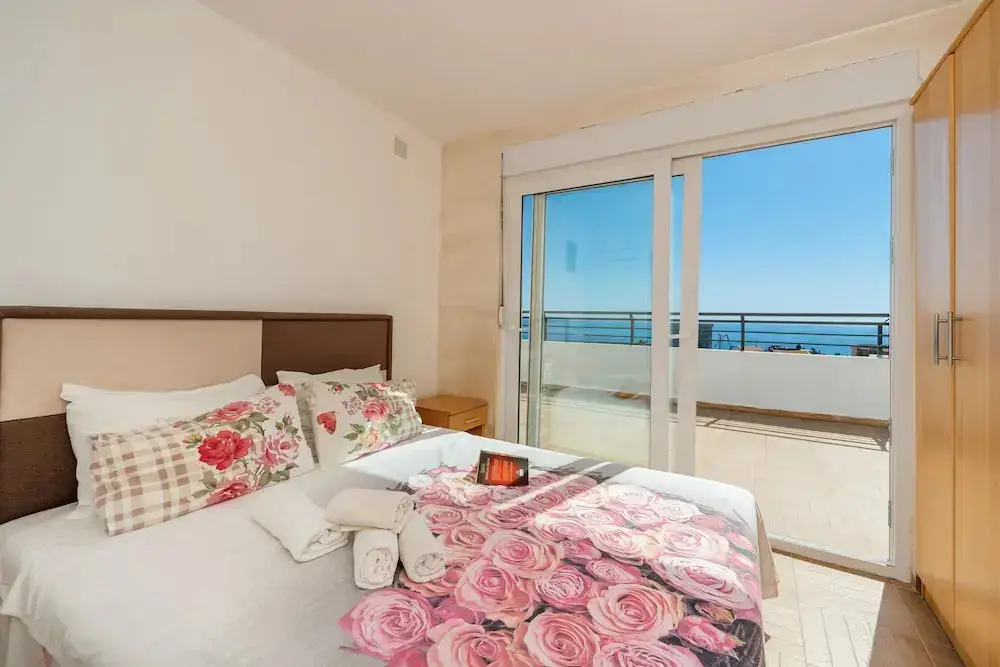 Бар: ApartHotel Stijovic