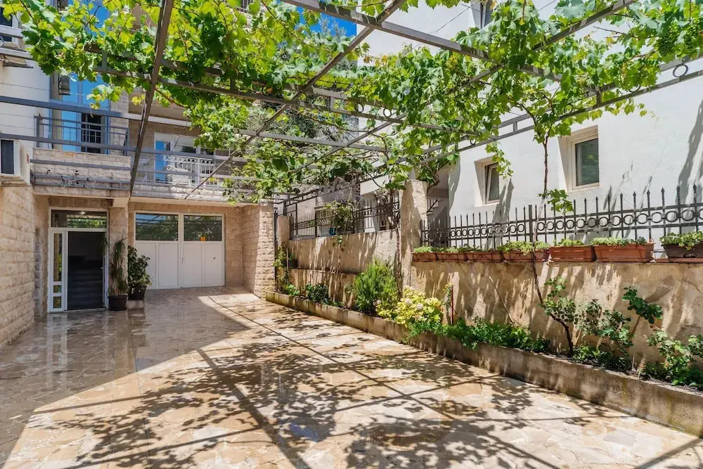 Бар: ApartHotel Stijovic