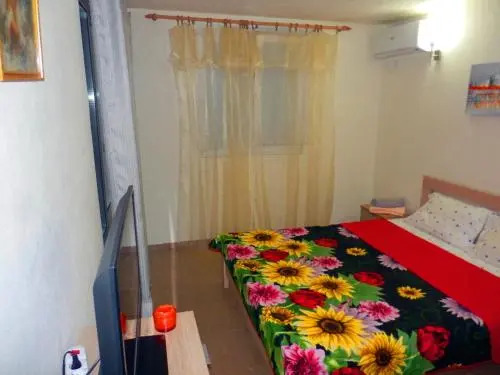 Бусат: Apartments Vladilena
