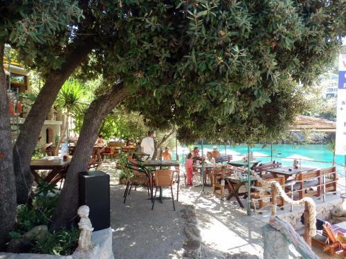 Бусат: Apartments Vladilena