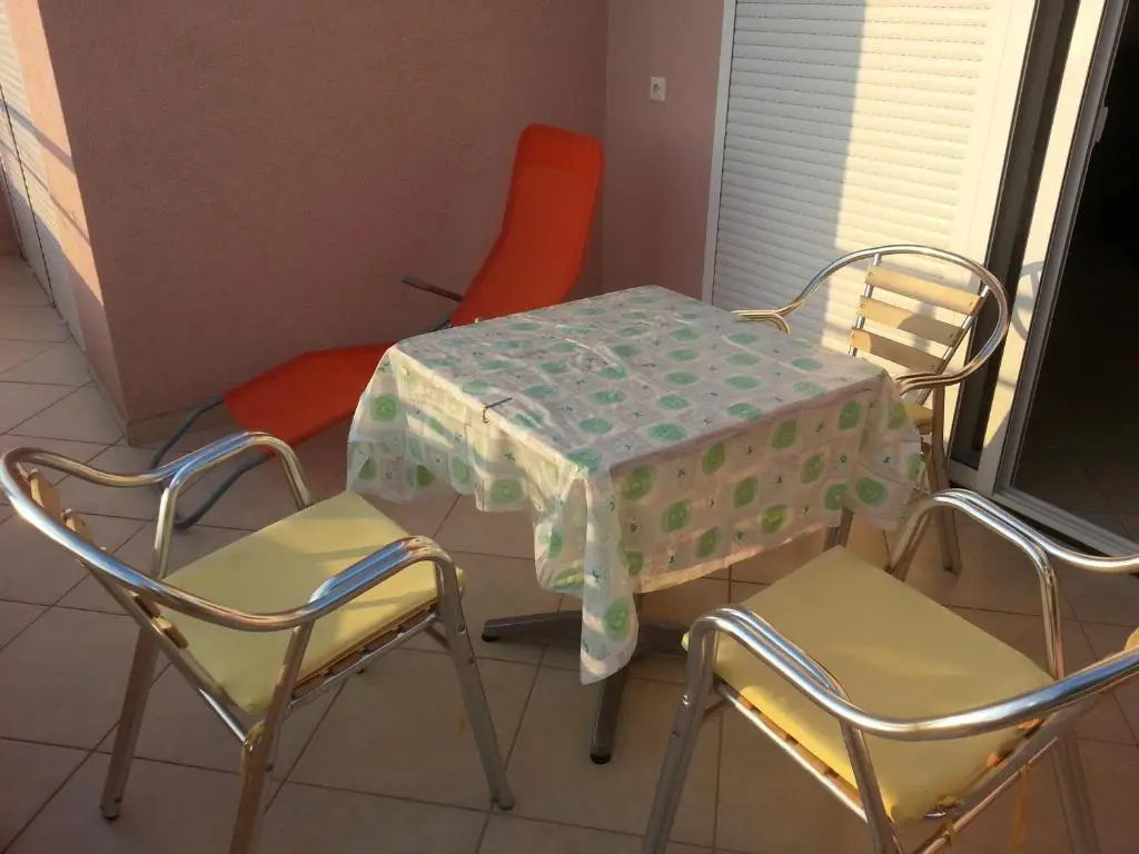Бусат: Apartments Nada