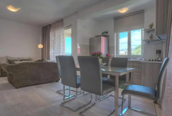 Пржно: Guest House Pržno Bay