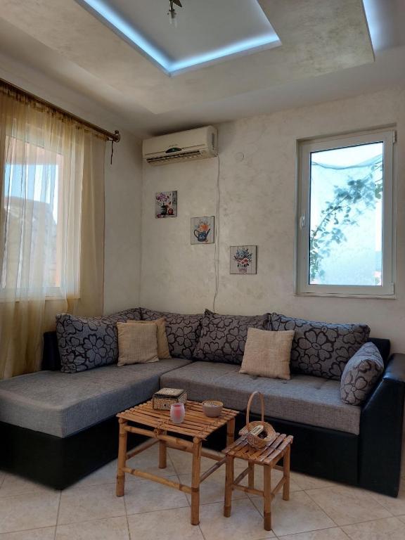 Бусат: Utjeha Apartment