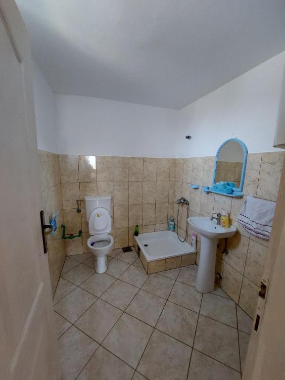 Бусат: Utjeha Apartment