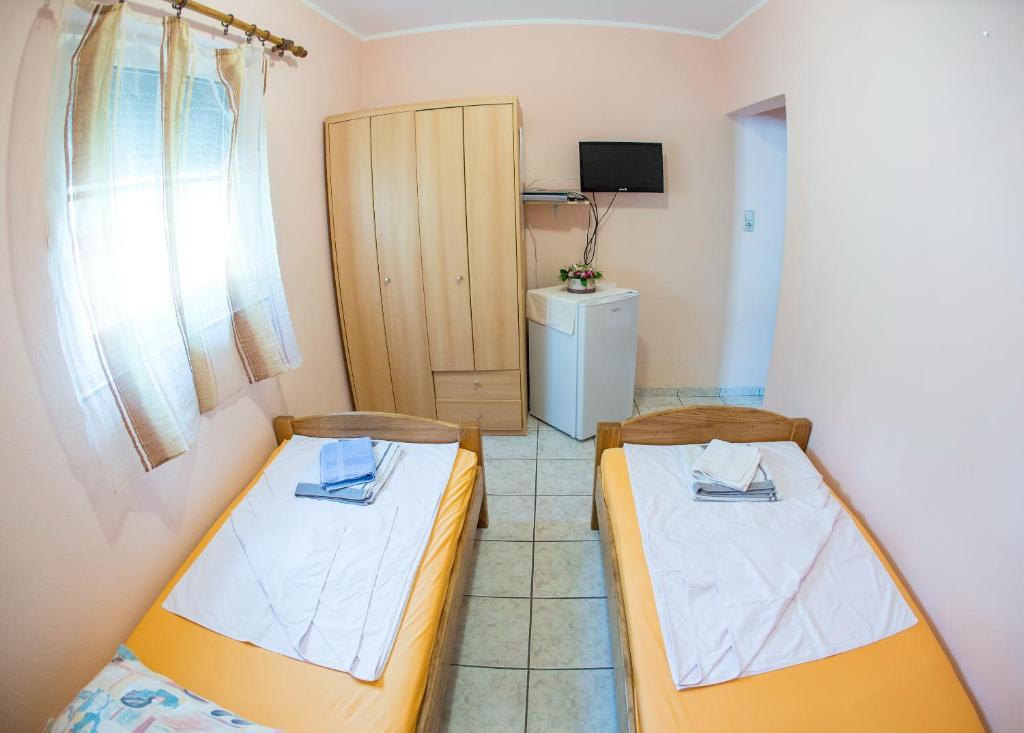 Бечичи: Guest House Zuber