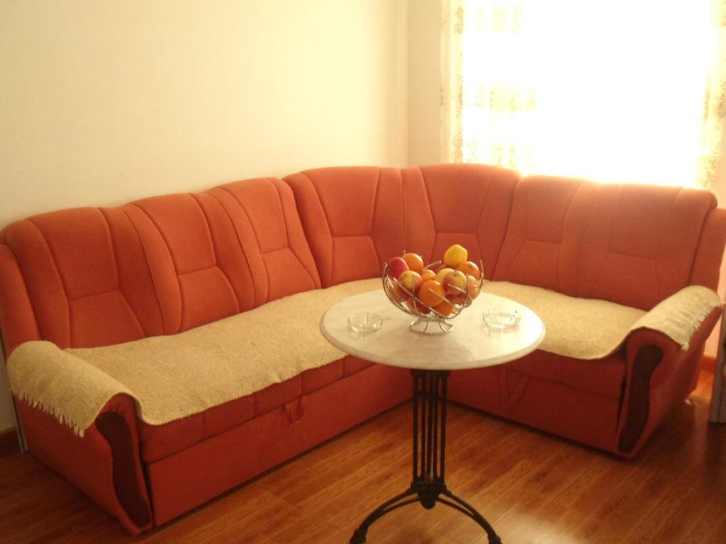 Бар: Apartments Pekic