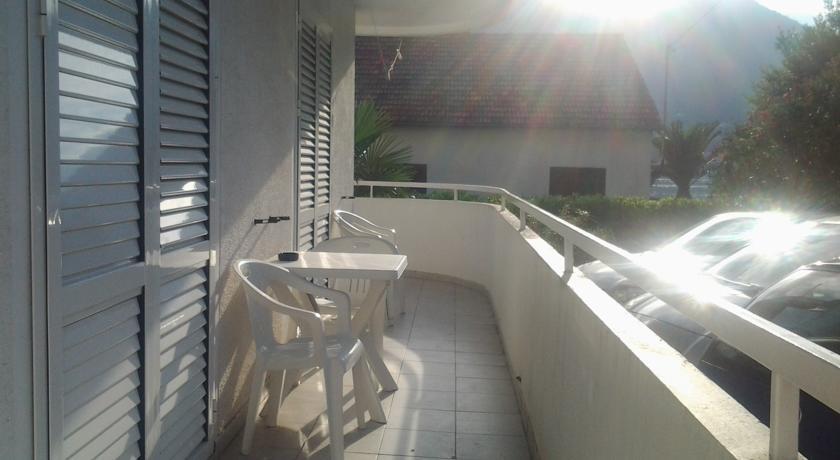 Доброта: Apartmani Tiha Noc