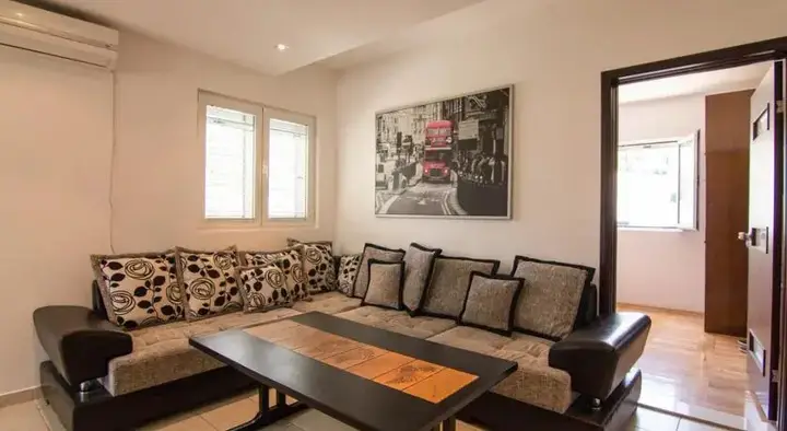Тиват: Apartment Dejan