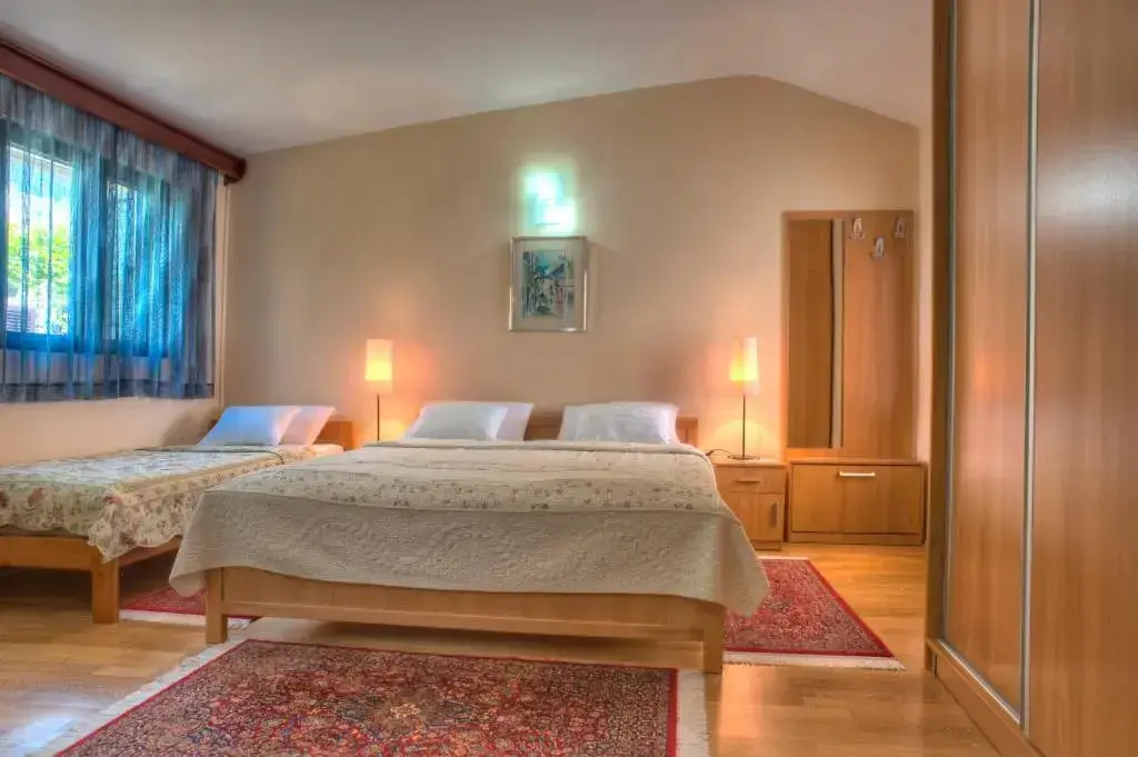 Свети-Стефан: Villa Stevan