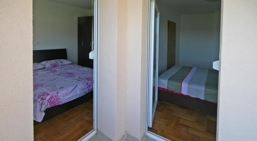 Бар: Apartments Doroteja