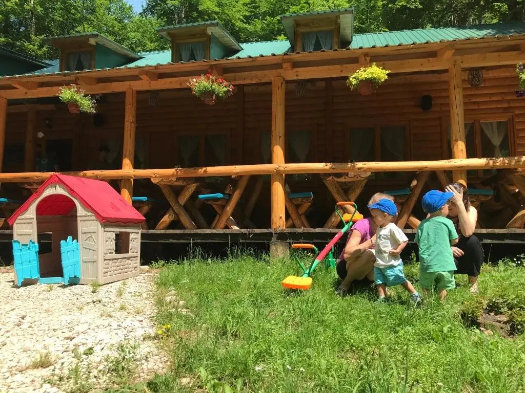 Жеично: Waterfall Rafting Center