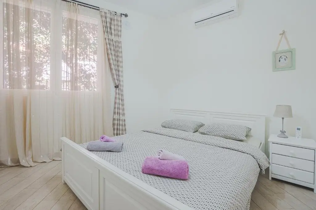 Доброта: Lavender House Apartments, Dobrota