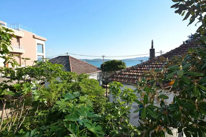 Тиват: Two bedroom apartment in the heart of Porto Montenegro