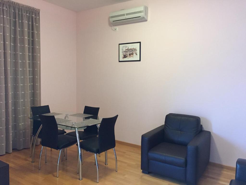 Зеленика: Apartments Ploski