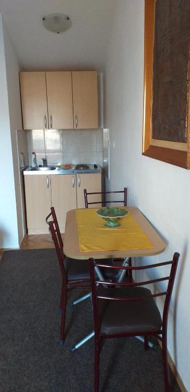 Тиват: Apartment Matkovic
