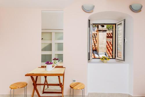 Доброта: Guest House 455