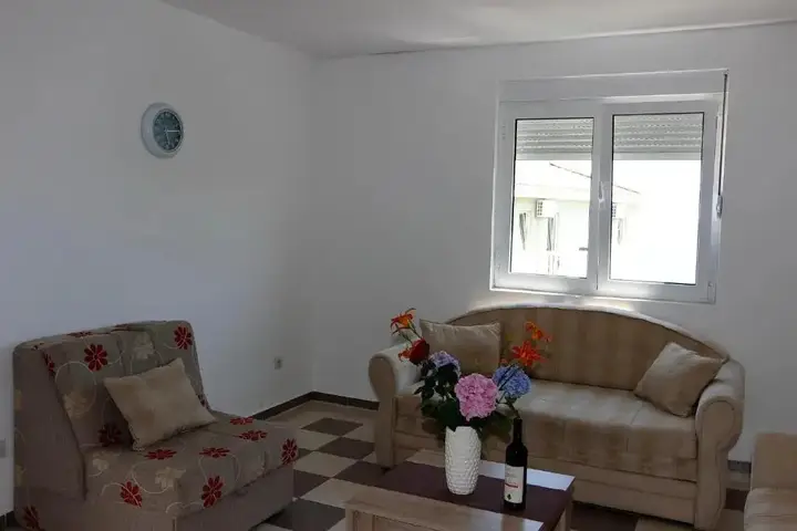 Бечичи: Guest House Ugljevarevic