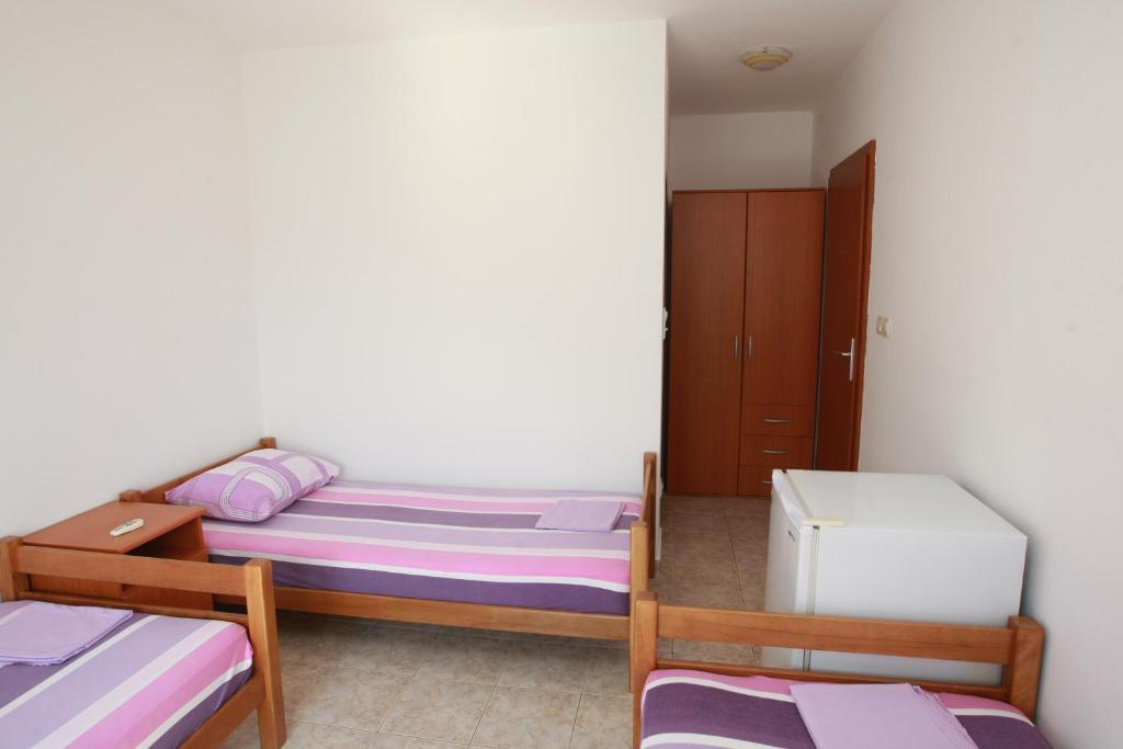 Бечичи: Guest House Ugljevarevic