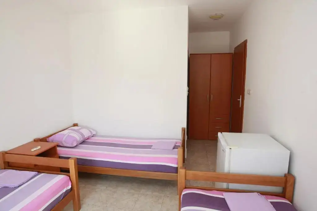 Бечичи: Guest House Ugljevarevic
