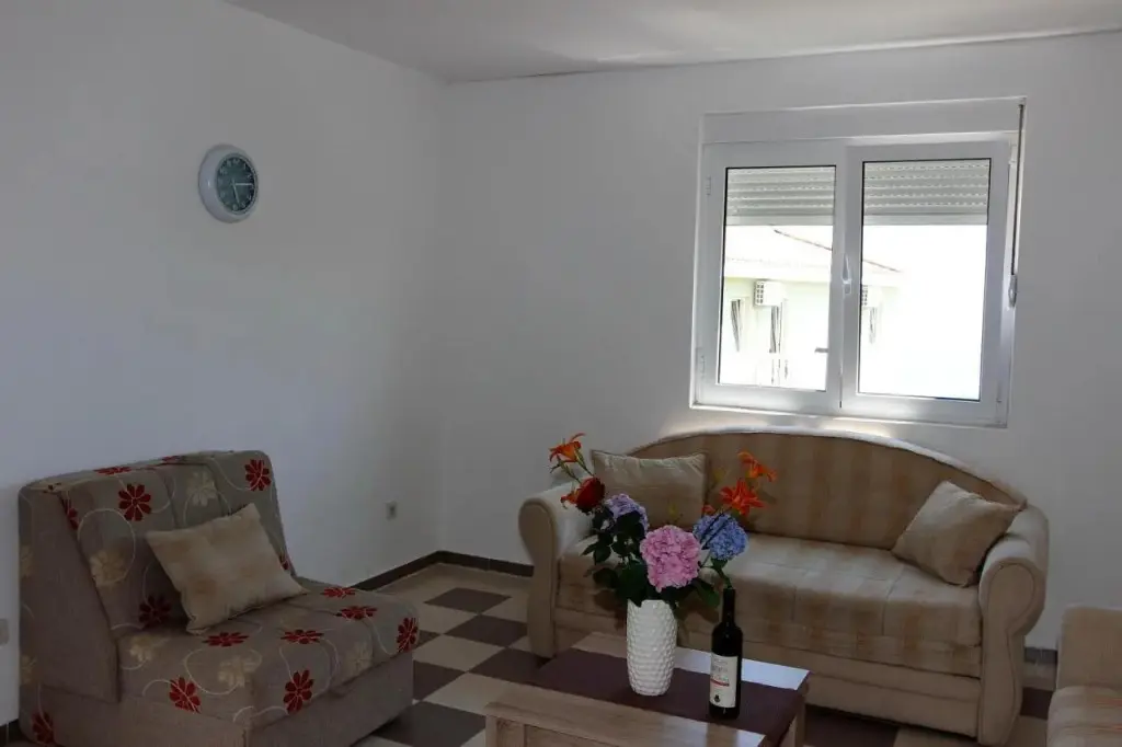 Бечичи: Guest House Ugljevarevic